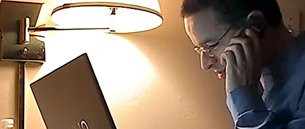 Johannes Bernreuter, Head of Bernreuter Research, answering frequently asked questions on the phone
