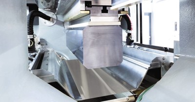 Diamond wire saw with monocrystalline silicon ingot