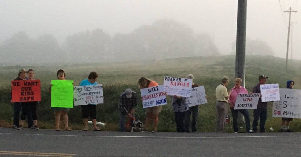 Charleston residents protest against Wacker’s communication policy after hydrogen explosion at its polysilicon plant